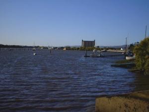 Tamar River at Launceston (1/3/2004)