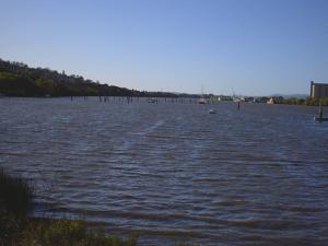 Tamar River at Launceston (1/3/2004)